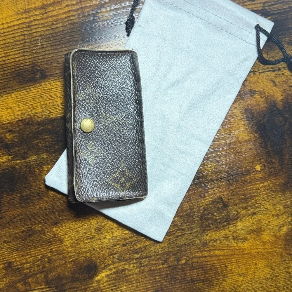Luxury Louis Vuitton Monogram 4 Key Holder Brown Canvas Wallet Vintage